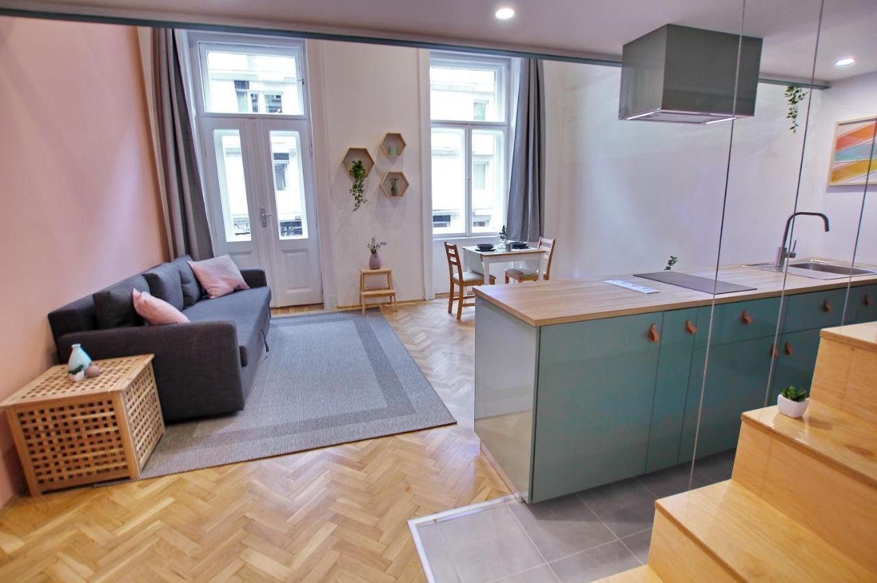 Awesome Downtown W Balcony & Free Private Parking Apartmán Budapest