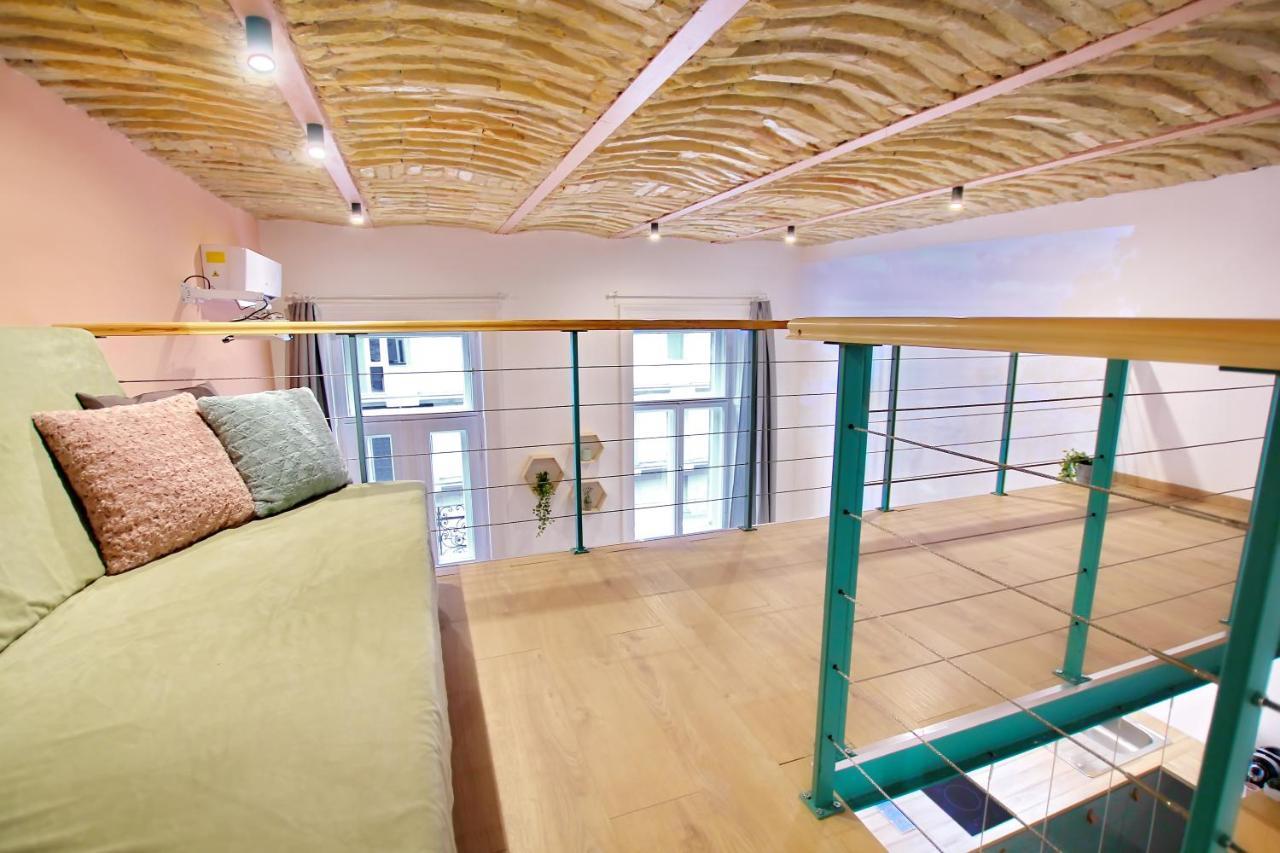 Awesome Downtown W Balcony & Free Private Parking Апартаменти Будапешт